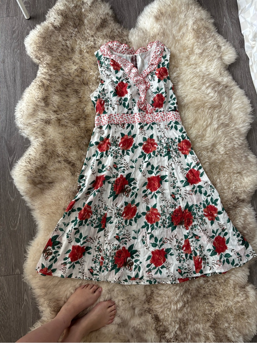 Women’s Floral Red & Green Sleeveless Dress